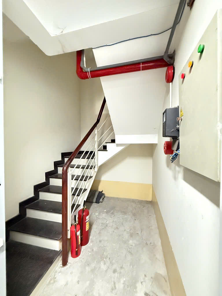 NHÀ 3 TẦNG MỚI TINH NGAY CHỢ HIỆP THÀNH - NGANG 5M - KHU NHÀ CAO TẦNG DÂN TRÍ CAO - HẺM 6M - 5.1 TỶ