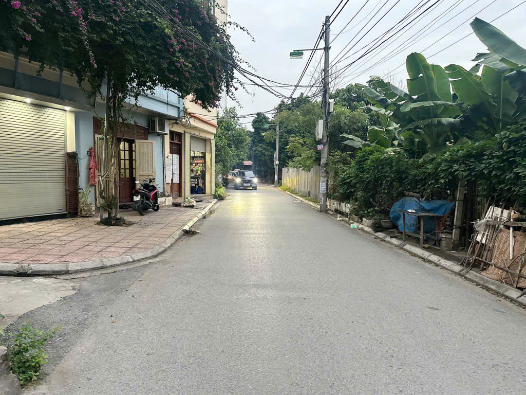 nhà mặt ngõ, ô tô tránh nhau, cục phẩm cực hiếm, giá rẻ chỉ nhỉnh 4tỷ , mặt tiền 4.1m