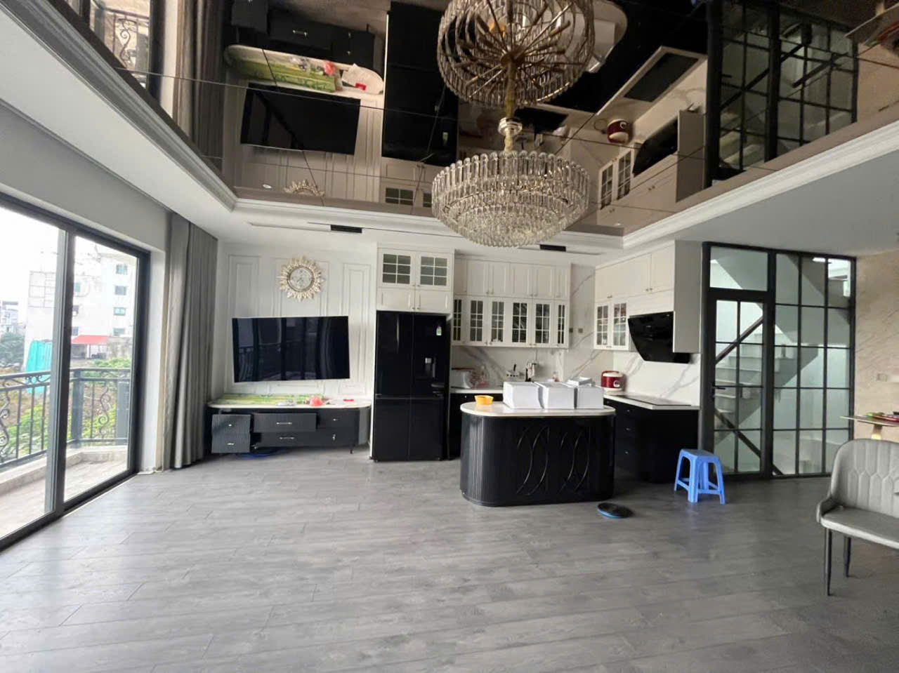 nhà mặt ngõ to hơn mặt phố, vỉa hè 15m ô tô đỗ ngày đêm tránh nhau, ngõ thông, mặt tiền 6m nhà, nhà 5 tầng thang máy, nhà đẹp, vị trí đẹp nhất khu vực