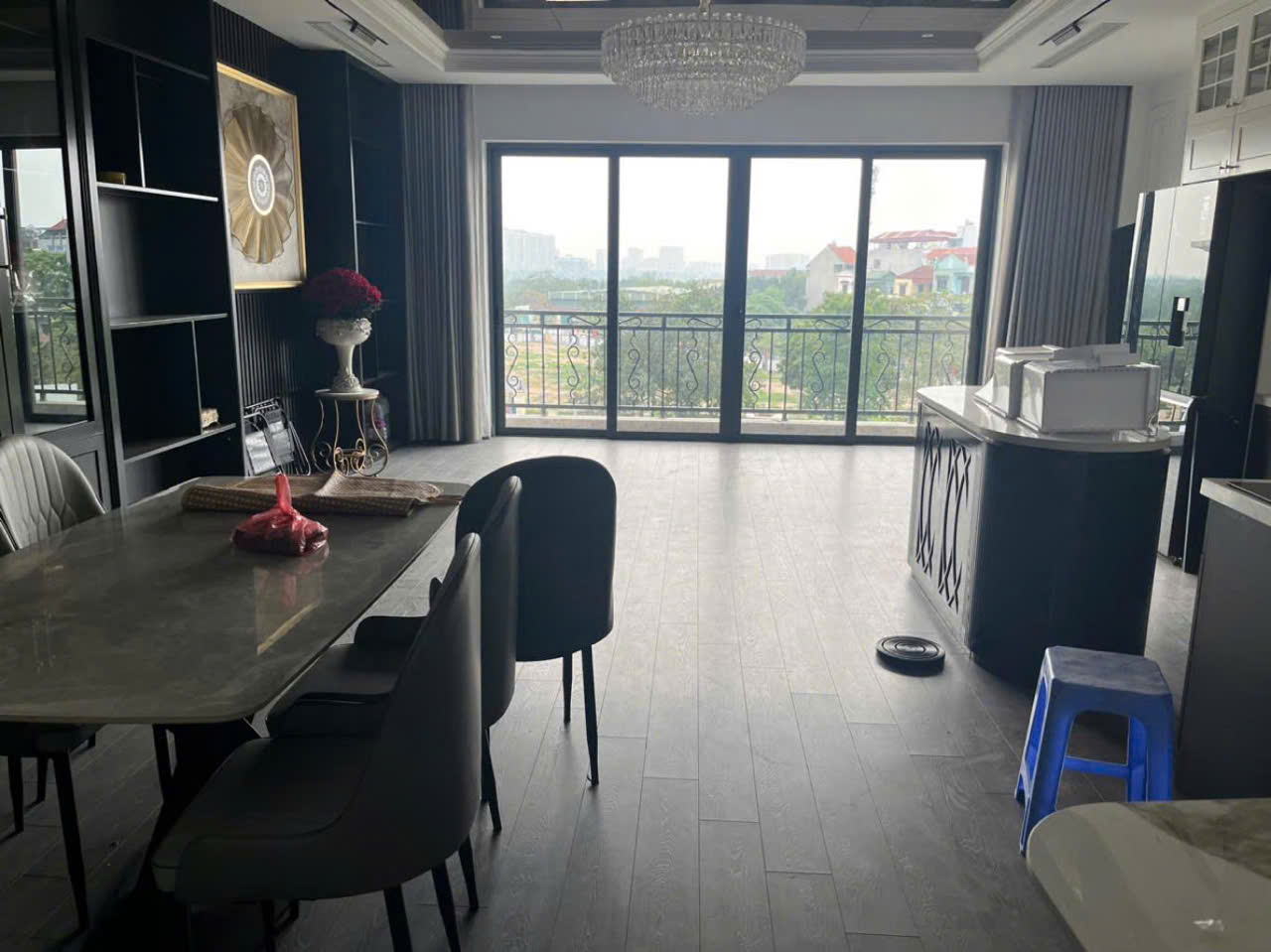 nhà mặt ngõ to hơn mặt phố, vỉa hè 15m ô tô đỗ ngày đêm tránh nhau, ngõ thông, mặt tiền 6m nhà, nhà 5 tầng thang máy, nhà đẹp, vị trí đẹp nhất khu vực