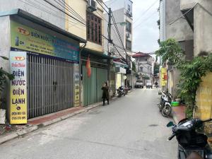 nhà mặt ngõ, ô tô tránh nhau, cục phẩm cực hiếm, giá rẻ chỉ nhỉnh 4tỷ , mặt tiền 4.1m