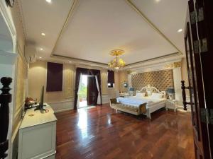 QUẢNG BÁ TÂY HỒ ÔTÔ - KINH DOANH - NHÀ CHẤT - KHU VIP - CÔNG NĂNG HOÀN HẢO