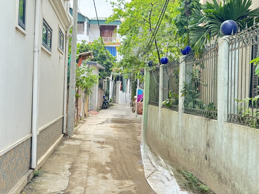 LÔ GÓC SÁT VINCOLOA ĐƯỜNG THÔNG OTO QUA LẠI, CÁCH CẦU ĐÔNG TRÙ 400m, LÔ ĐẤT NHỎ XINH GIÁ RẺ.