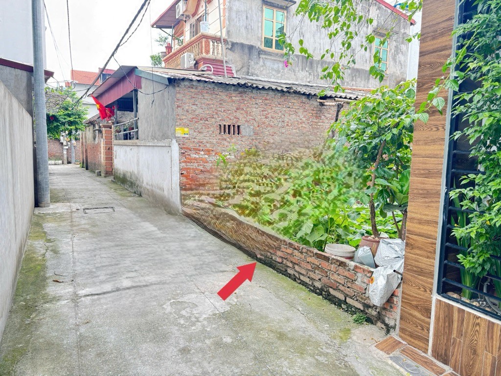 LÔ GÓC SÁT VINCOLOA ĐƯỜNG THÔNG OTO QUA LẠI, CÁCH CẦU ĐÔNG TRÙ 400m, LÔ ĐẤT NHỎ XINH GIÁ RẺ.