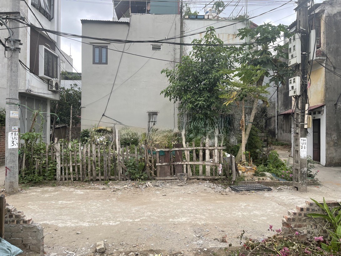 BÁN ĐẤT LÊ XÁ MAI LÂM, MẶT NGÕ GẦN OTO TRÁNH, LÔ GÓC 3 THOÁNG, NGÕ THÔNG BÀN CỜ GIÁ RẺ.