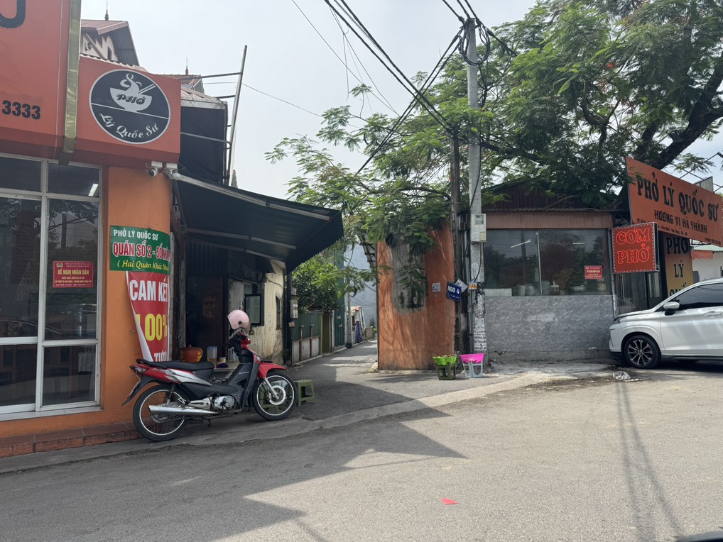 CĂN 3 TẦNG MỚI ĐẸP- THIẾT KẾ HIỆN ĐẠI- ĐƯỜNG THÔNG OTO - CÁCH ĐƯỜNG VÕ VĂN KIỆT 50M, GIÁ TỐT.