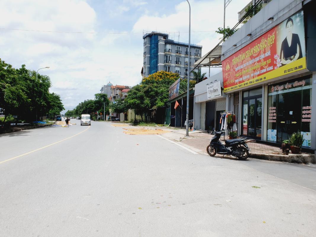 Bán lô góc 70m full thổ cư KD, oto tránh, bờ kênh Sáp Mai VÕNG LA.