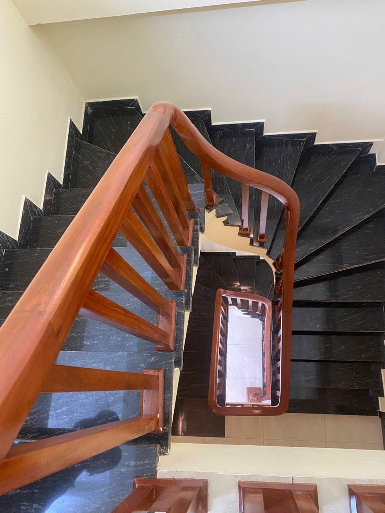 NHÀ 3 TẦNG KHANG TRANG LỘNG LẤY, SÁNG THOÁNG Ô TÔ ĐÕ CỬA.