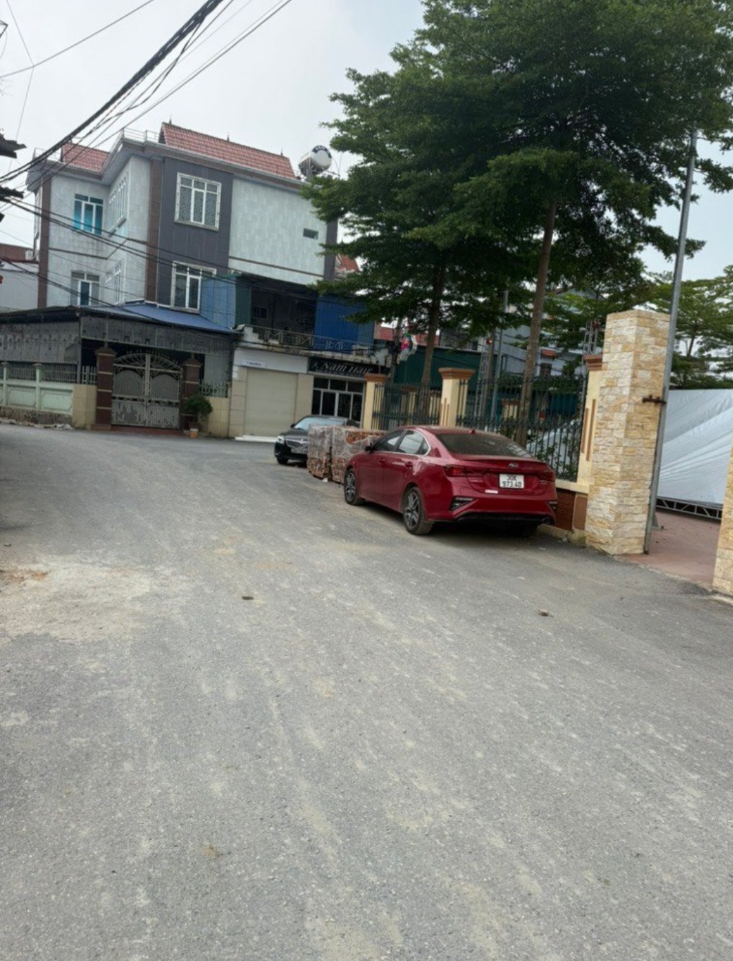 NHÀ 3 TẦNG KHANG TRANG LỘNG LẤY, SÁNG THOÁNG Ô TÔ ĐÕ CỬA.
