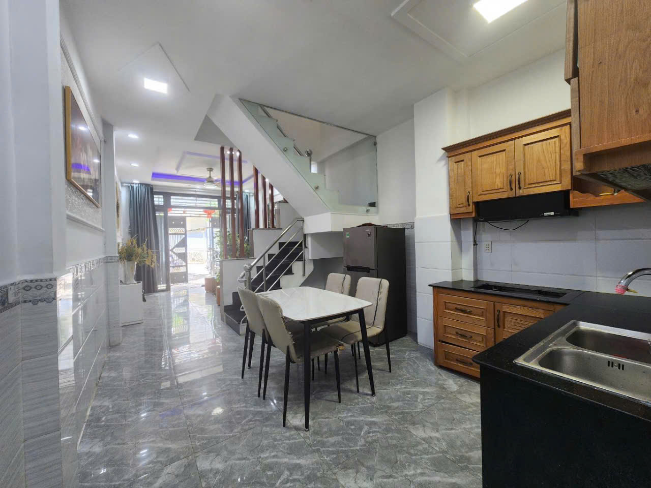 BÁN NHÀ ĐẸP – GÒ  VẤP – DIỆN TÍCH KHỦNG 110m² – HẺM XE HƠI DƯƠNG QUẢNG HÀM,NHỈNH 8 T.Ỷ