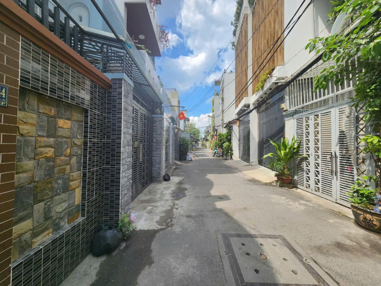 BÁN NHÀ ĐẸP – GÒ  VẤP – DIỆN TÍCH KHỦNG 110m² – HẺM XE HƠI DƯƠNG QUẢNG HÀM,NHỈNH 8 T.Ỷ