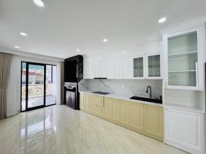 NHÀ ĐẸP PHỐ YÊN LẠC- KIM NGƯU OTO CHẠY VÒNG QUANH
