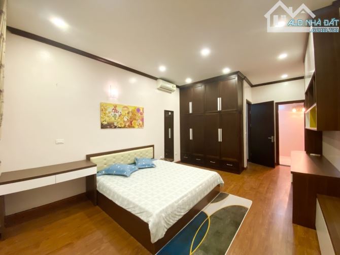 Bán nhà Định Công Thượng - Mặt tiền rộng - Ô tô đỗ cửa