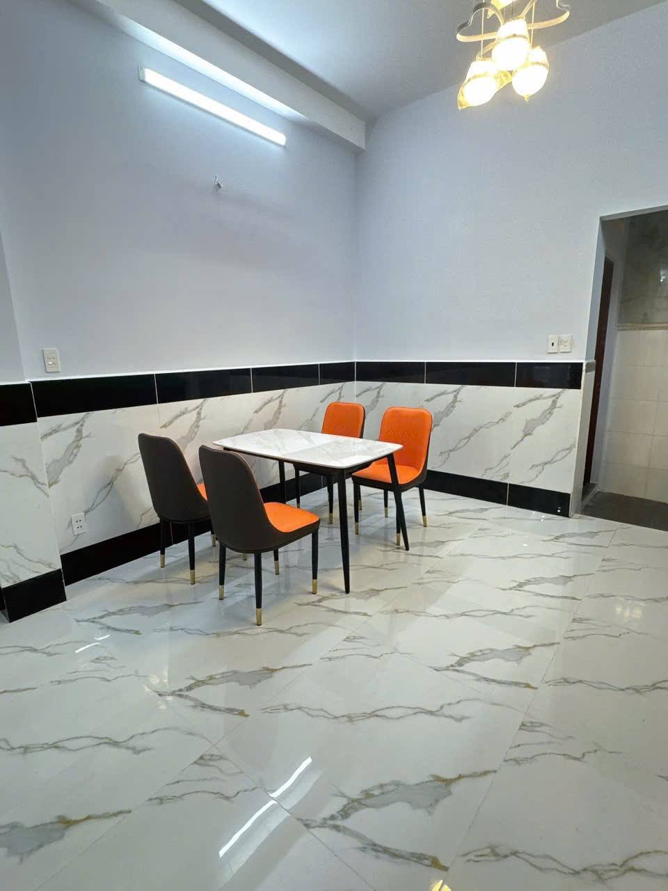 Nhà Mới 2 Tầng, Ở Ngay – Cách Nguyễn Duy Trinh 200m- Long Trường  – Giá Chỉ 4.7 Tỷ