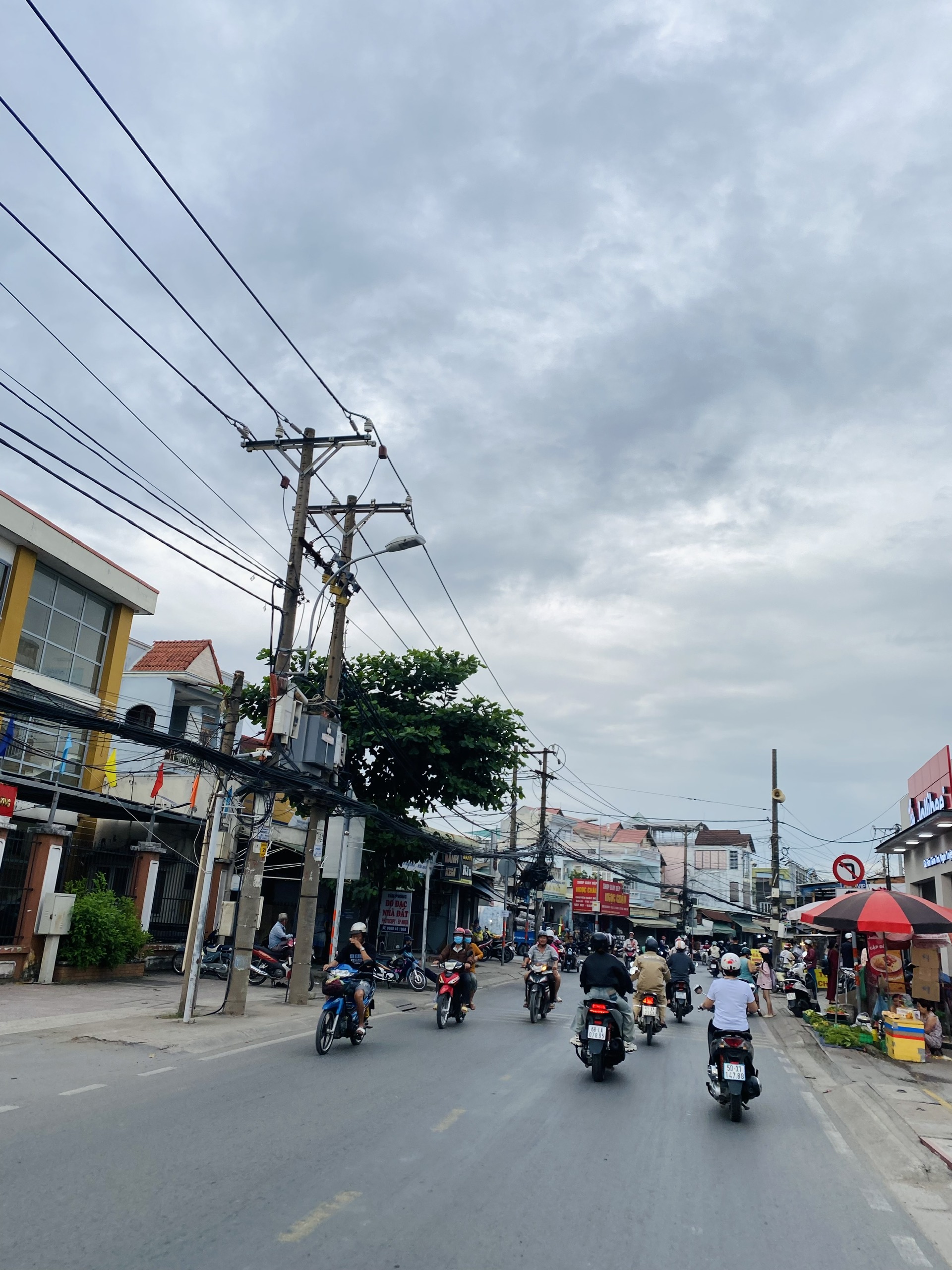 Nhà Mới 2 Tầng, Ở Ngay – Cách Nguyễn Duy Trinh 200m- Long Trường  – Giá Chỉ 4.7 Tỷ