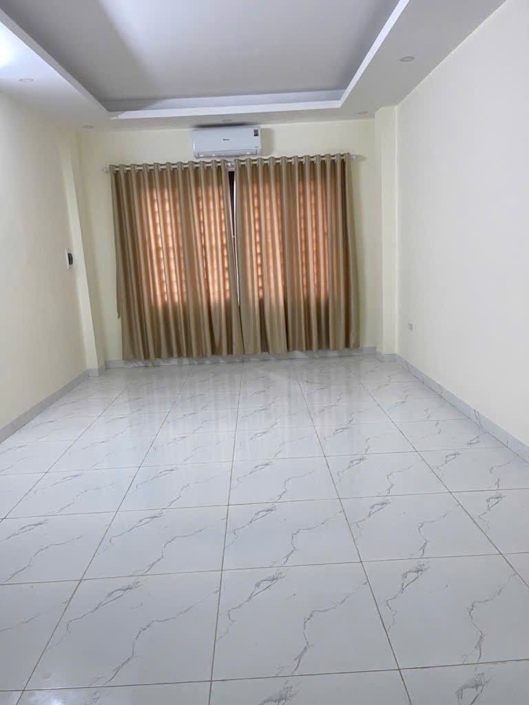 BÁN NHÀ VĨNH HƯNG 40M,Mặt tiền 3,5, 5 tầng