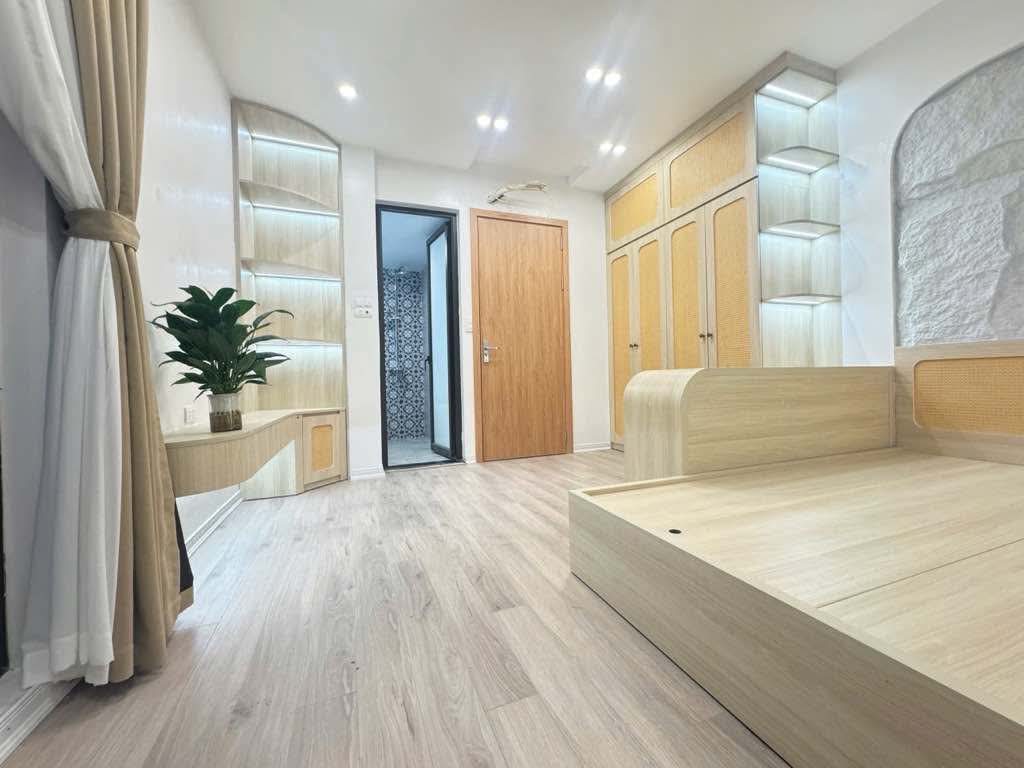 Bán nhà ngõ 12 nam dư-30M-4 tầng Mặt tiền 6M-7tỷ