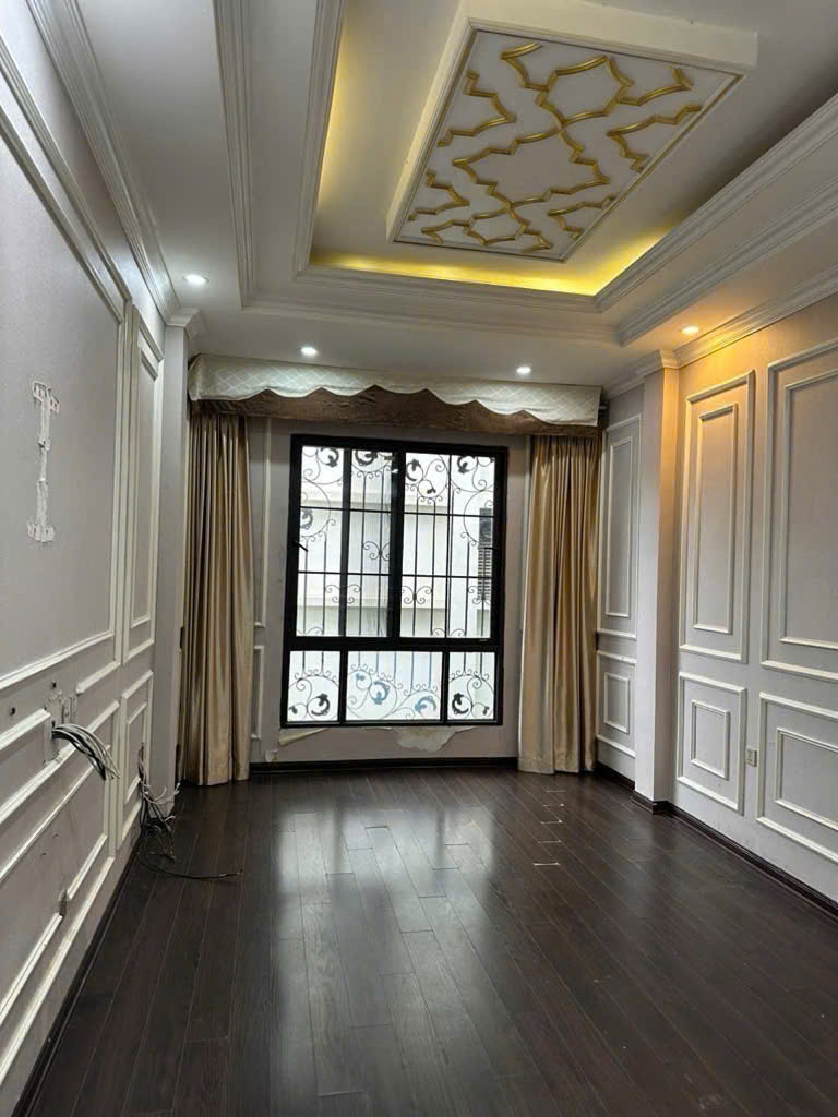 (Hiếm) Nghi Tàm nhà đẹp - thang máy - 2 mặt ngõ thông - thoáng vĩnh viễn - giá chỉ 18 tỷ.