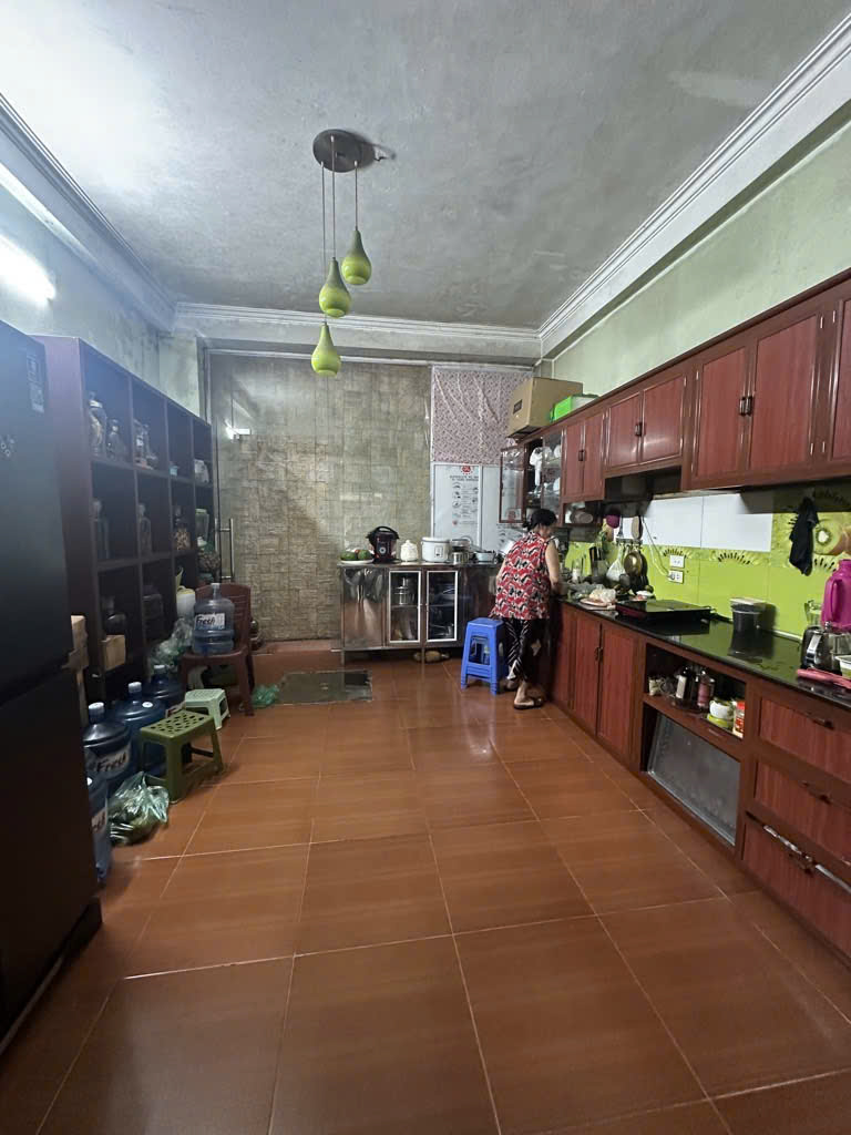 Tứ Liên ngõ nông vài bước ra phố - dân xây - sổ hoa hậu - 70m giá chỉ 15 tỷ