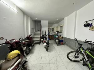 BÁN NHÀ NGÕ 612 LẠC LONG QUÂN 6 tầng 9,5 tỷ – GẦN PHỐ ĐI BỘ TRỊNH CÔNG SƠN – DÒNG TIỀN ~30TR/THÁNG