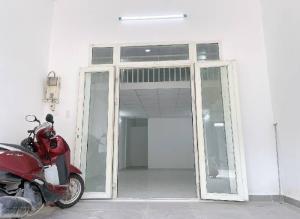 BÁN NHÀ MẶT TIỀN ĐƯỜNG 8M,PHƯỜNG HIỆP THÀNH QUẬN 12 - CÁCH 20M RA MẶT TIỀN LÊ VĂN KHƯƠNG, KHU DÂN CƯ,KINH DOANH SẦM UẤT- 4.0x17 m2 - CHỈ 4.9 TỶ