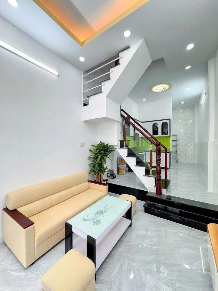 Chính chủ bán căn nhà 30m 2TẦNG 3ty680 đường trương quốc phan