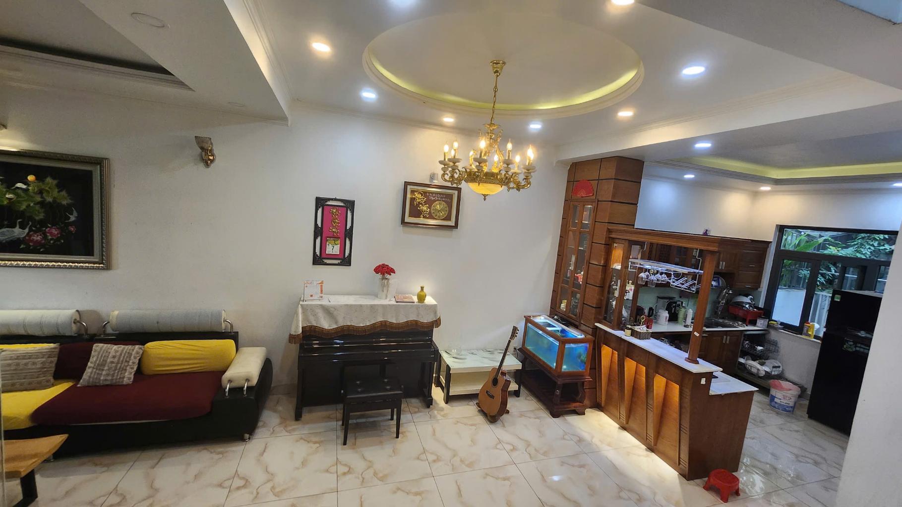 Nhà 2 tầng, 95m², 3PN, 2WC, có gara ô tô, sân vườn rộng tại Tô Ngọc Vân, Thủ Đức, giá 5.8 tỷ