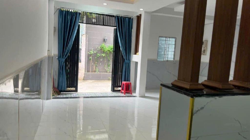 Bán nhà 2 tầng, gara ô tô ngay Tô Ngọc Vân, Thủ Đức giá 5,8 tỷ