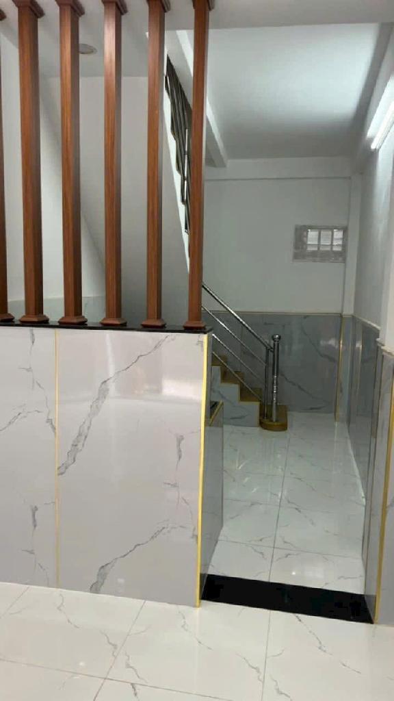 Bán nhà 3 tầng, 4PN, Hẻm xe hơi ngay Hiệp Phú, quận 9 giá 5,6 tỷ.