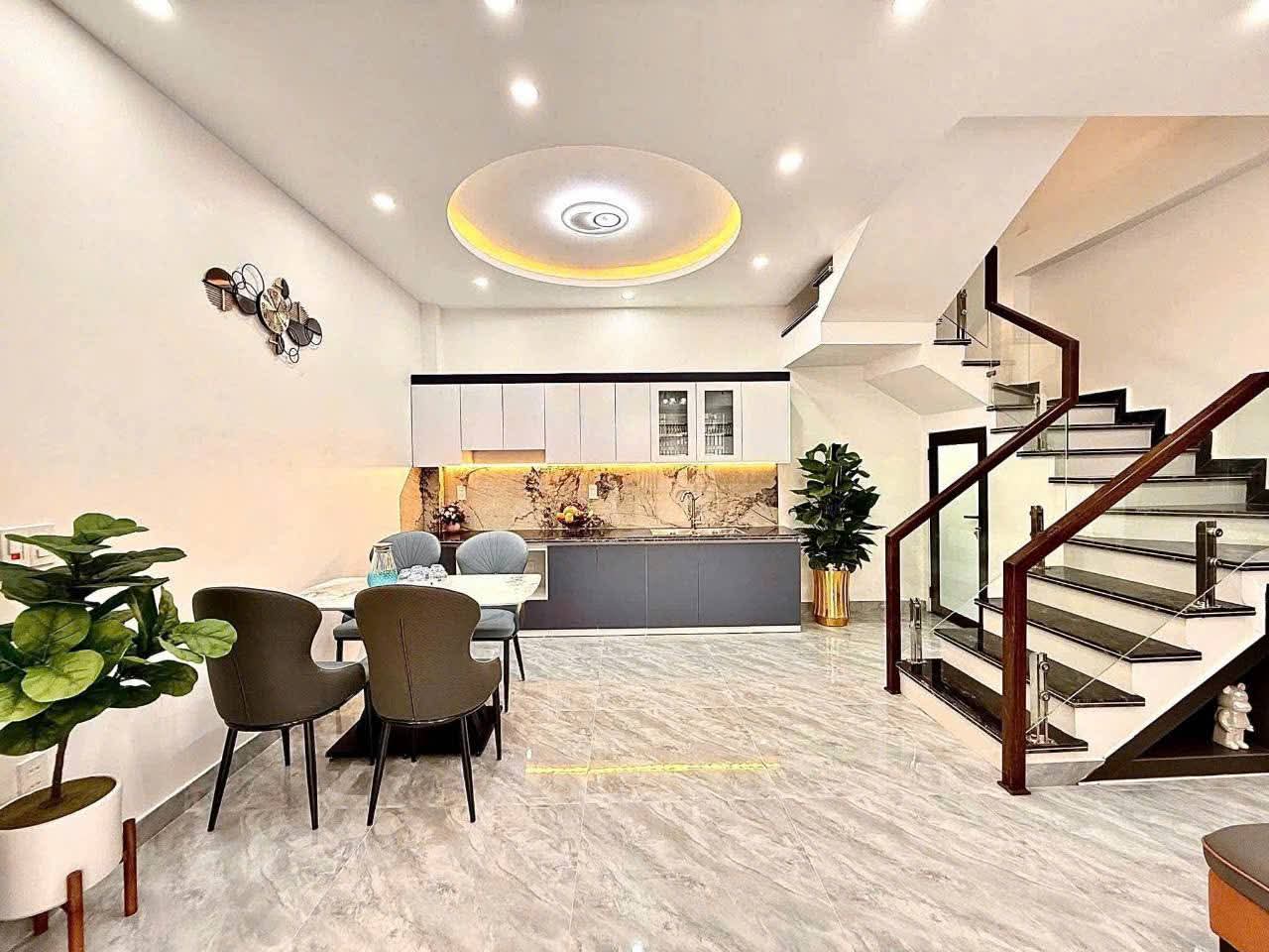 Bán nhà 3 Tầng, 57m2, HXH, Quận 2 giá 4,9 tỷ