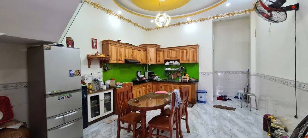 Nhà 3 tầng, 65m2, tặng nội thất đẹp, Dĩ An, Bình Dương giá 4,5 tỷ