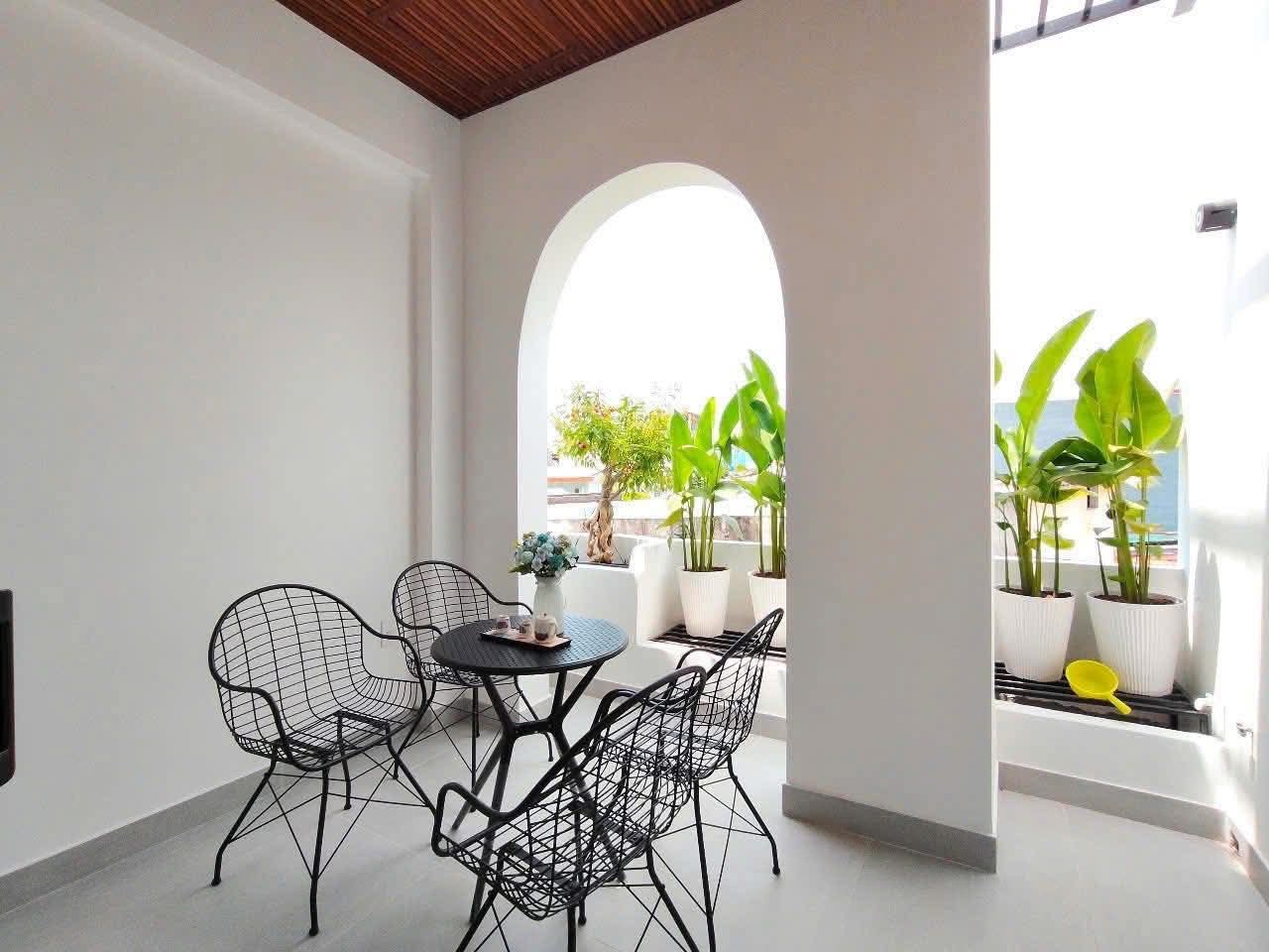 Nhà 3 tầng, 108m2, HXH ,siêu hot tại Dĩ An giá 3,55 Tỷ