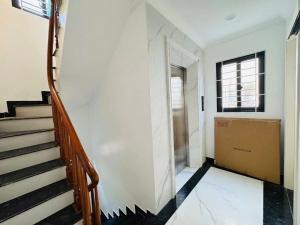 Nhà 4 tầng, 60m2, HXH, có thang máy, Nguyễn Duy Trinh giá 6,1 Tỷ