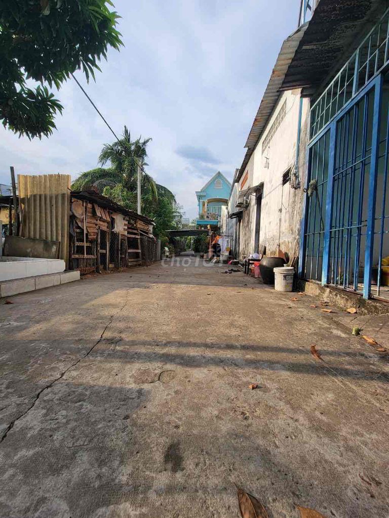 Nhà 2 mặt tiền hẻm ô tô gần Khu CN cao quận 9, Hcm