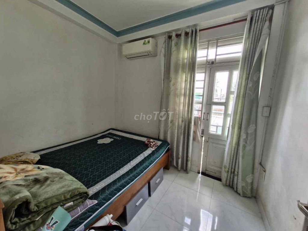 Nhà 3 tầng chỉ 3,9T, ngay chợ Lã Xuân Oai, Long Trường, Quận 9 cũ
