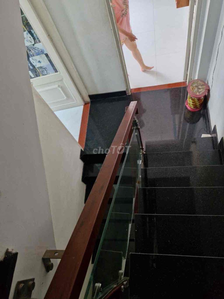 Nhà 3 tầng chỉ 3,9T, ngay chợ Lã Xuân Oai, Long Trường, Quận 9 cũ