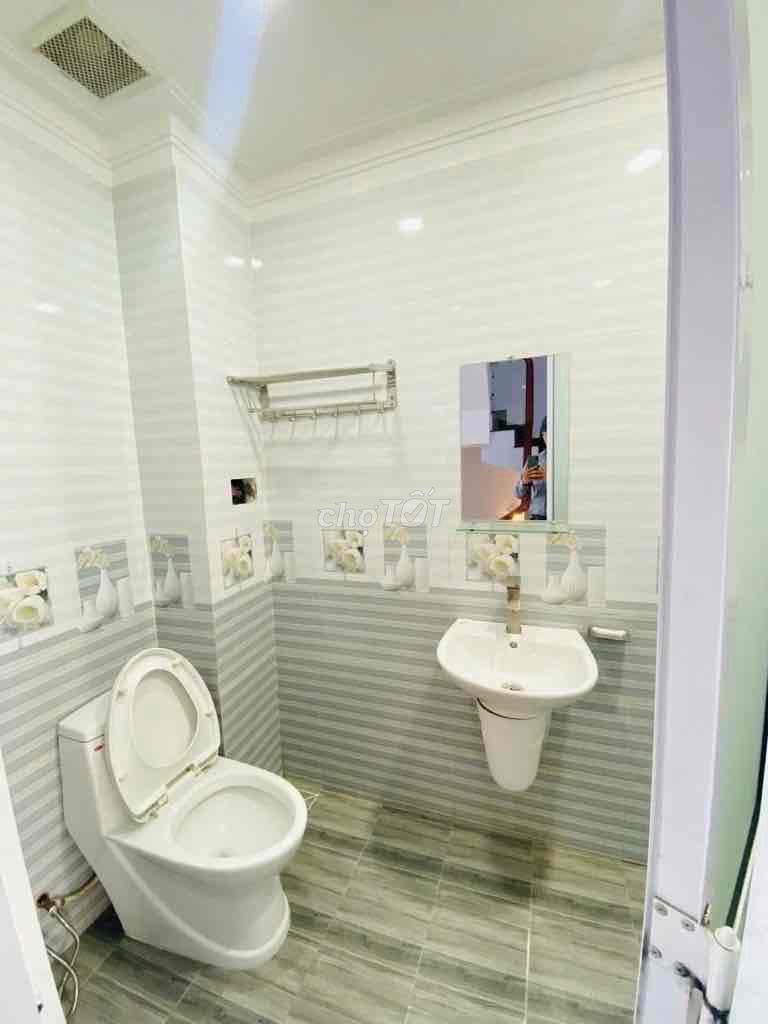 Nhà 3 tầng KDC Nam Khang, đường Nguyễn Duy Trinh, Long Trường, Quận 9 cũ