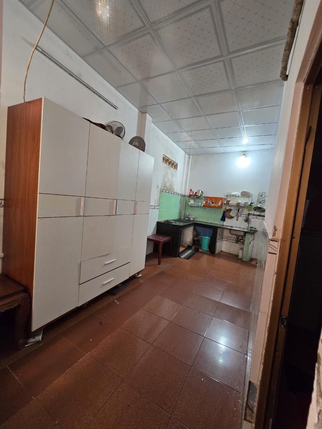 Nhà cấp 4 hẻm ô tô cách Nguyễn Duy Trinh 800m, Long Trường, Q9 cũ chỉ 3,5tỷ
