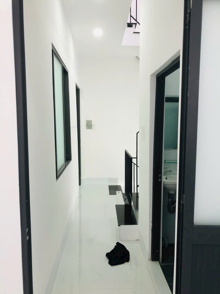 Nhà mới xây 3 tầng Nguyễn Thị Tư, Phú Hữu, Q9 cũ