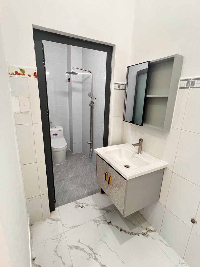 NHÀ NGỘP ĐƯỜNG SỐ 1, LONG TRƯỜNG, QUẬN 9 cũ