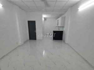 Nhà 93m2 sau ĐH Sư Phạm Kỹ Thuật Tp HCM