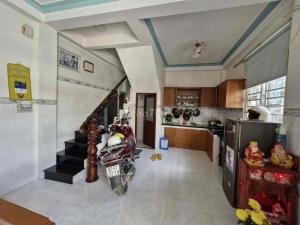 Nhà 3 tầng chỉ 3,9T, ngay chợ Lã Xuân Oai, Long Trường, Quận 9 cũ