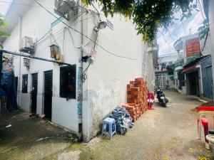 Nhà cấp 4 ngay ngã 3 Đỗ Xuân Hợp- Nam Hoà, Phước Long A, Q9 cũ