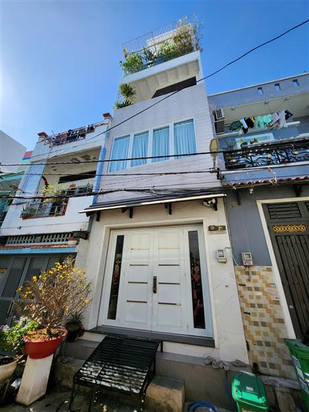 Nhà lầu 4 tầng. Đường bình trị đông. Thông ra tỉnh lộ 10.  Dt 4*10 Giá 6 tỷ 350 còn thương lượng