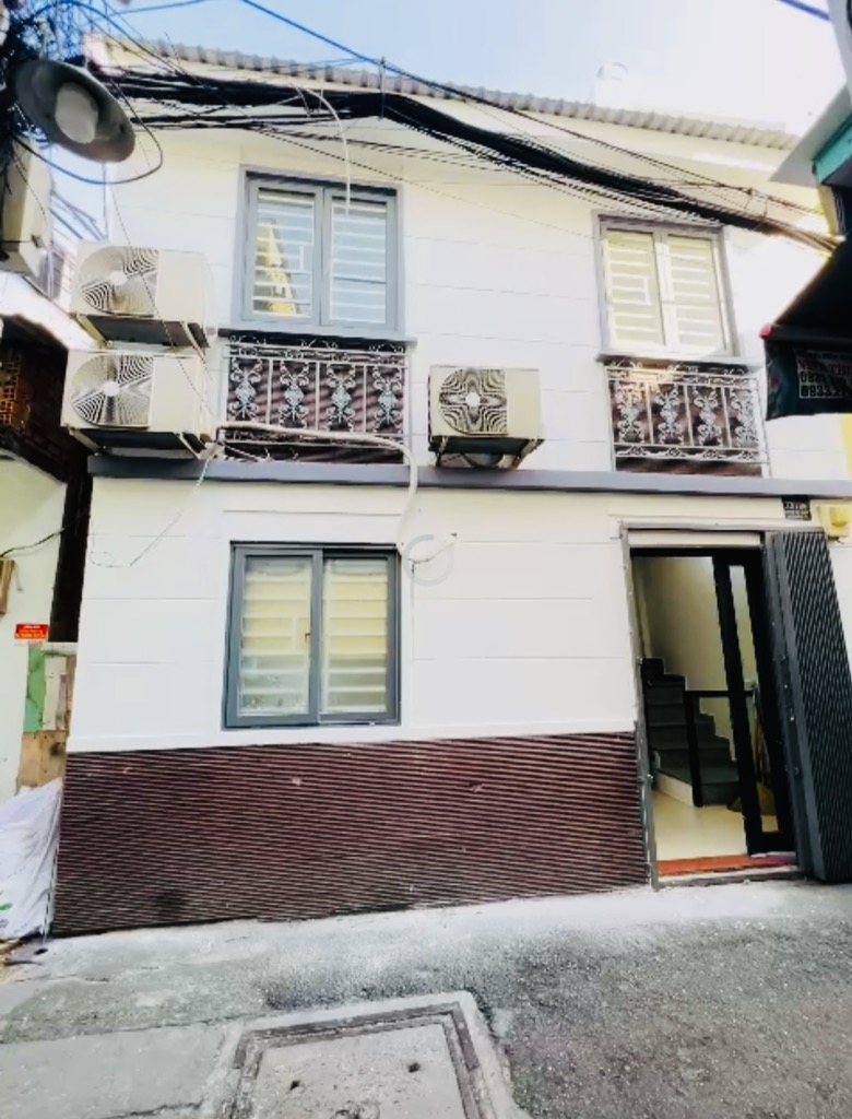 Huỳnh Văn chính. Gần BV tân phú.  Dt22 .7m2 Nhà 2 lầu vào ở ngay  LH 0707325500