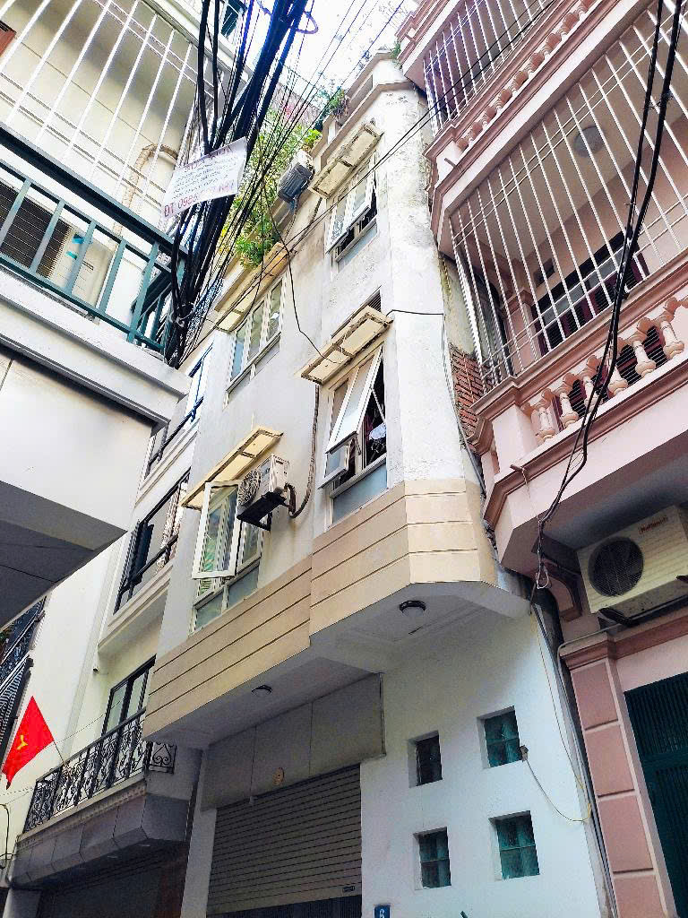 Bán nhà mặt phố  Nguyễn Văn Linh Dt 60m, giá 5,09 tỷ