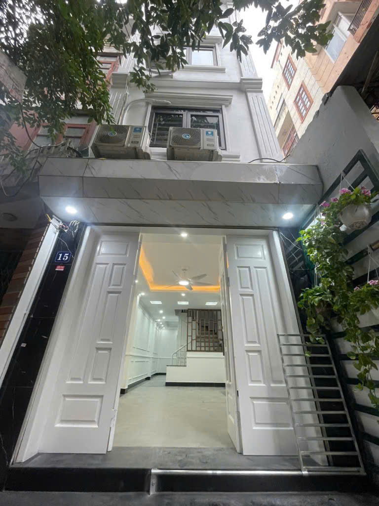 Bán nhà ngõ Hòa Bình Đống Đa, DT 28m.Giá 6,2 tỷ
