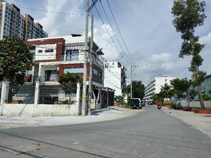 Bán nhà đường Lê Tấn Bê 130.3m2,ngang 7.3m dài 20m,giá 3,9 tỷ