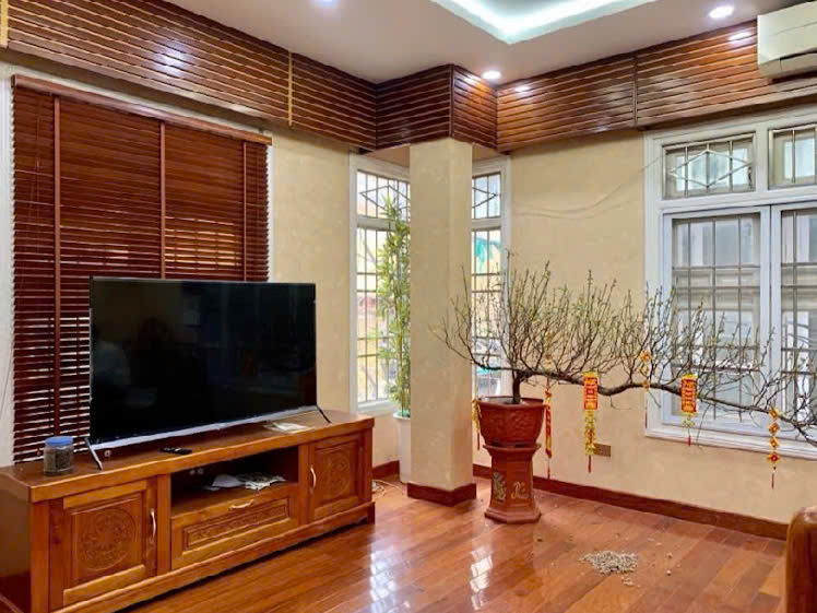 Bán nhà phân lô Trung Kính 60m², thang máy, ô tô tránh, kinh doanh tốt