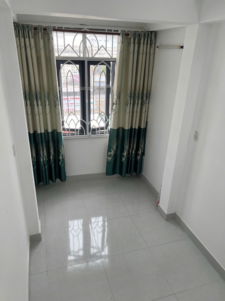 Bán nhà mặt tiền 4 tầng Trần Quý, quận 11-12m2, nhỉnh 3 tỷ